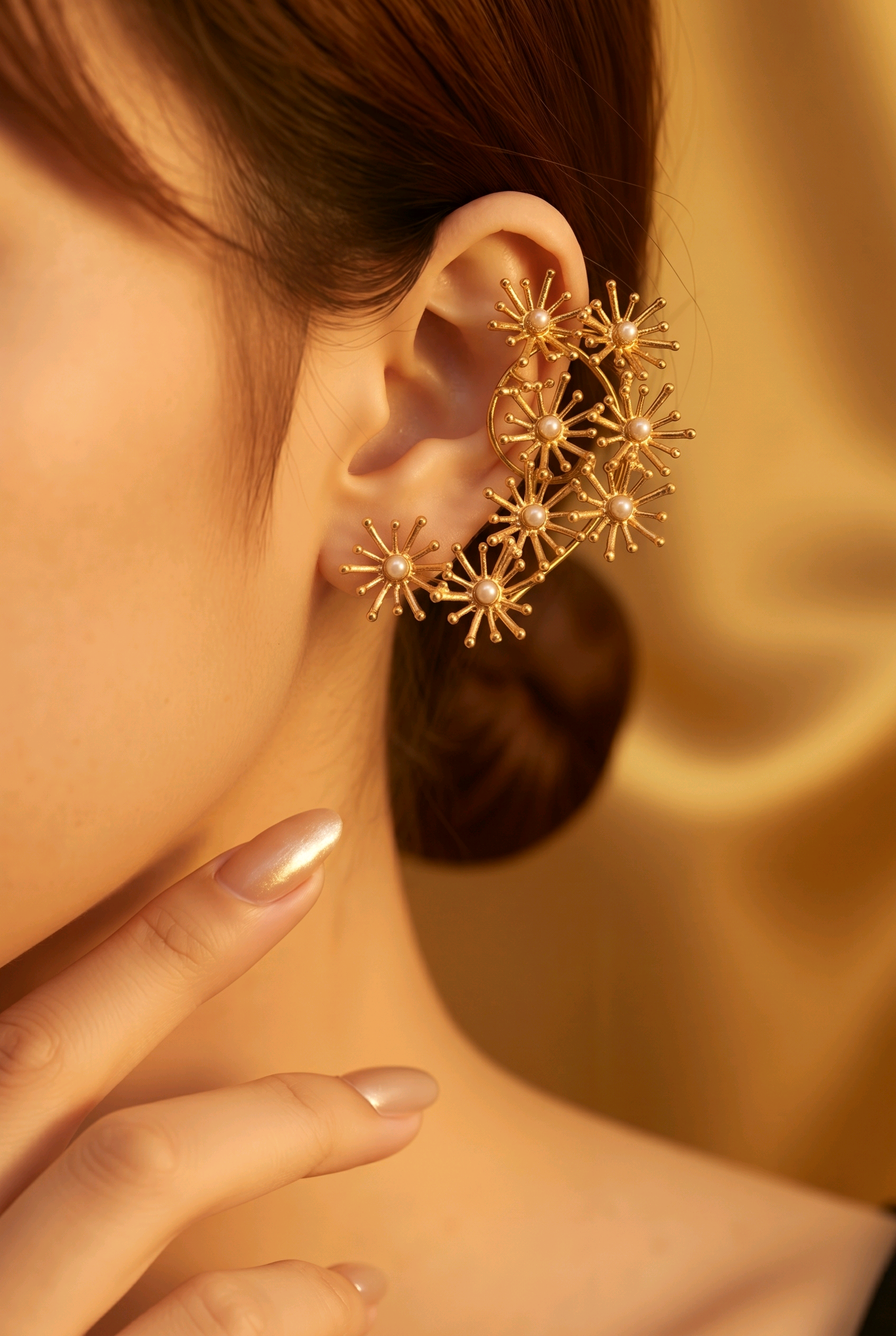 Ear cuff with shell pearl detailing