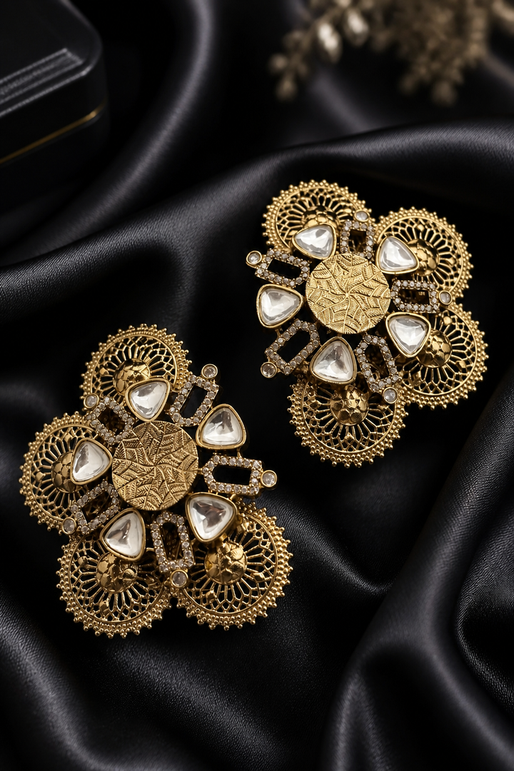 Cuff earring with kundan crystal detailing
