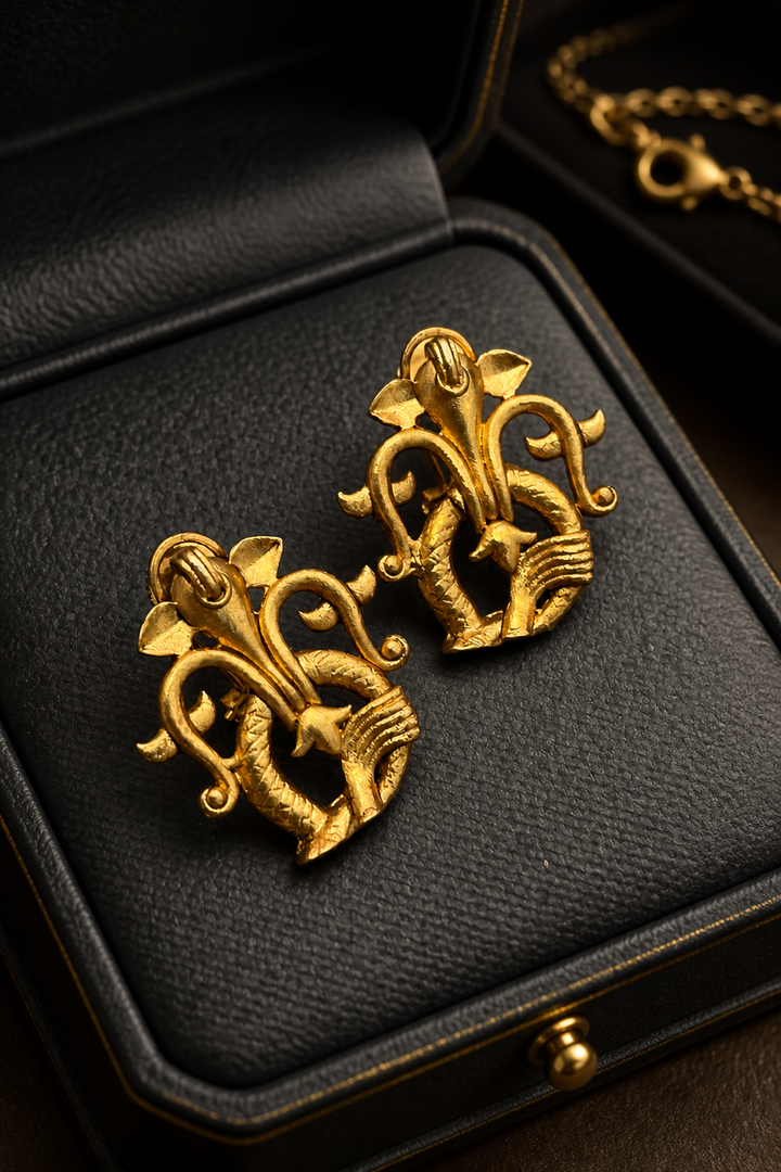 Gold earring