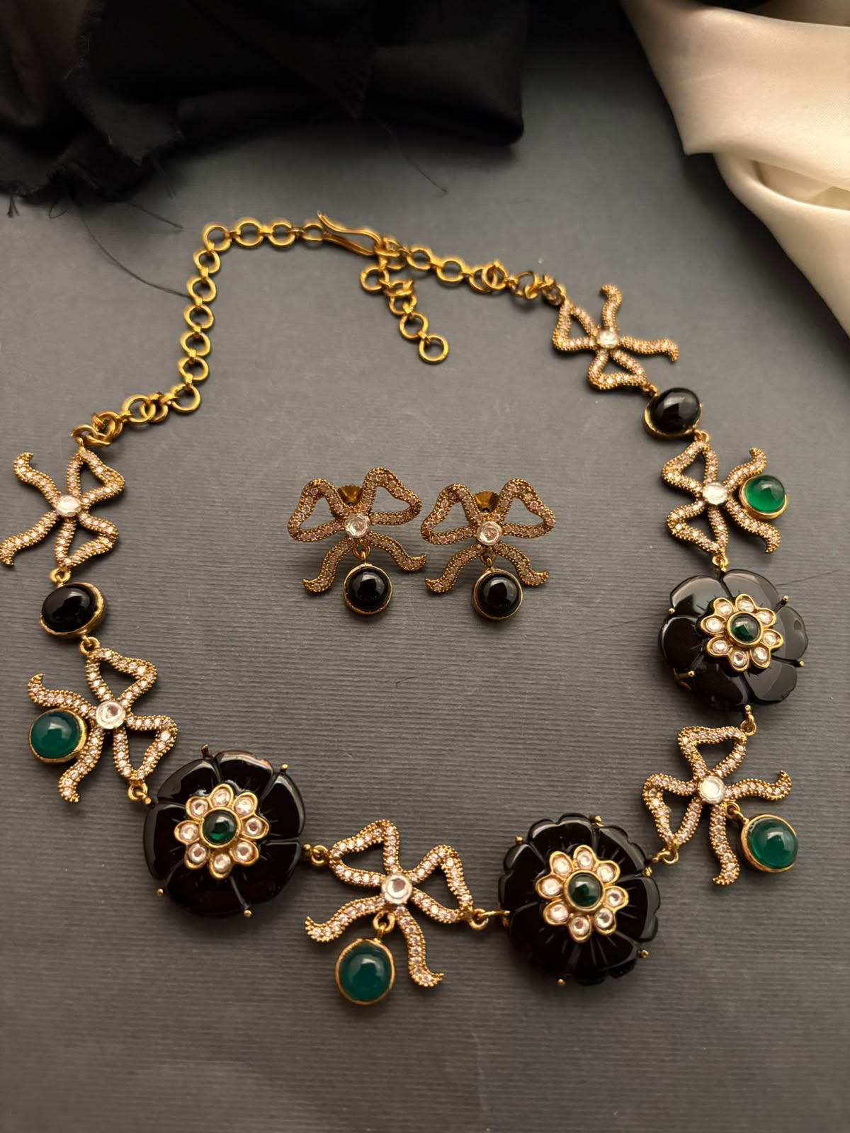 Black Onyx Flower Motif Necklace Set