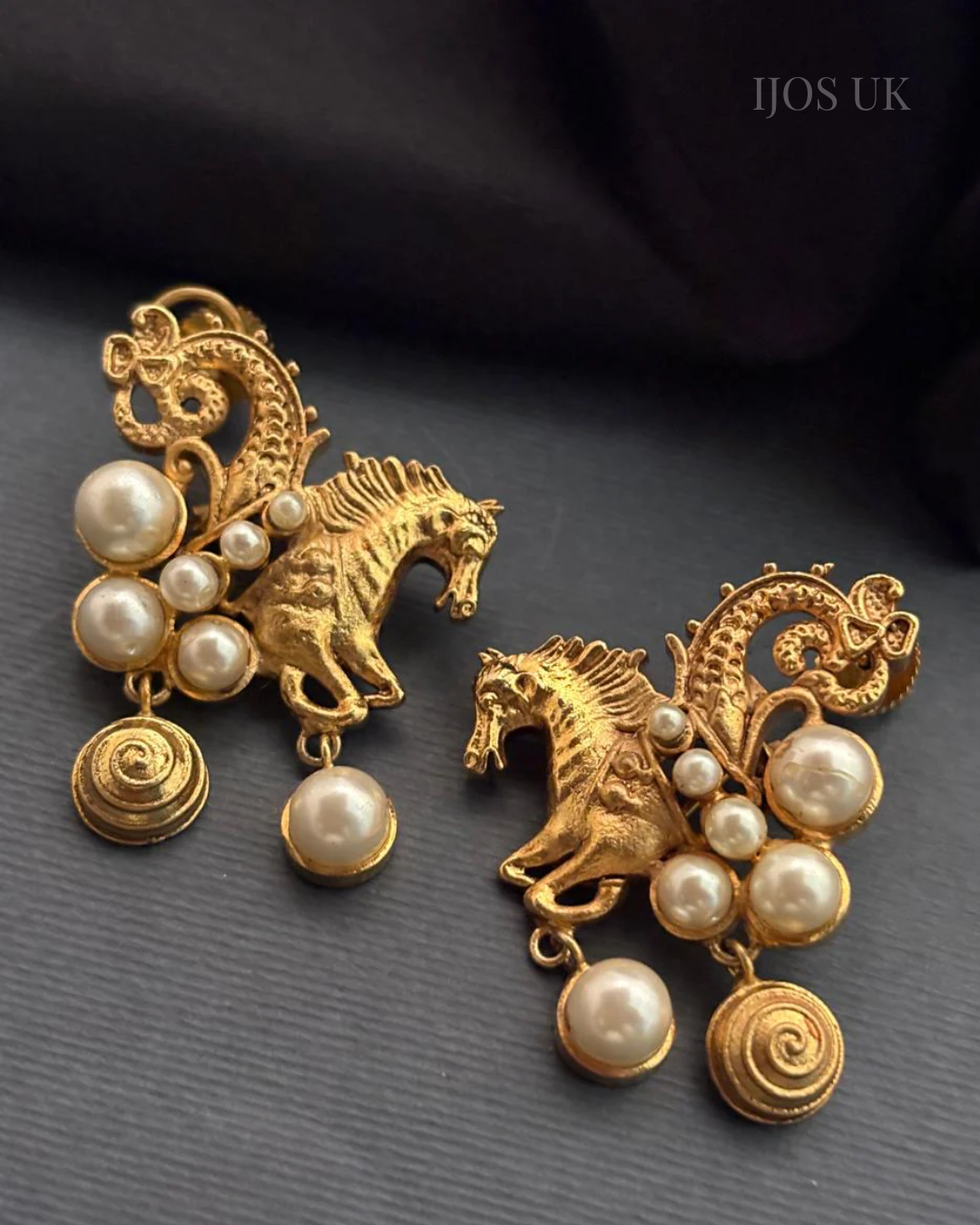 Horse Motif Shell Pearl Earrings