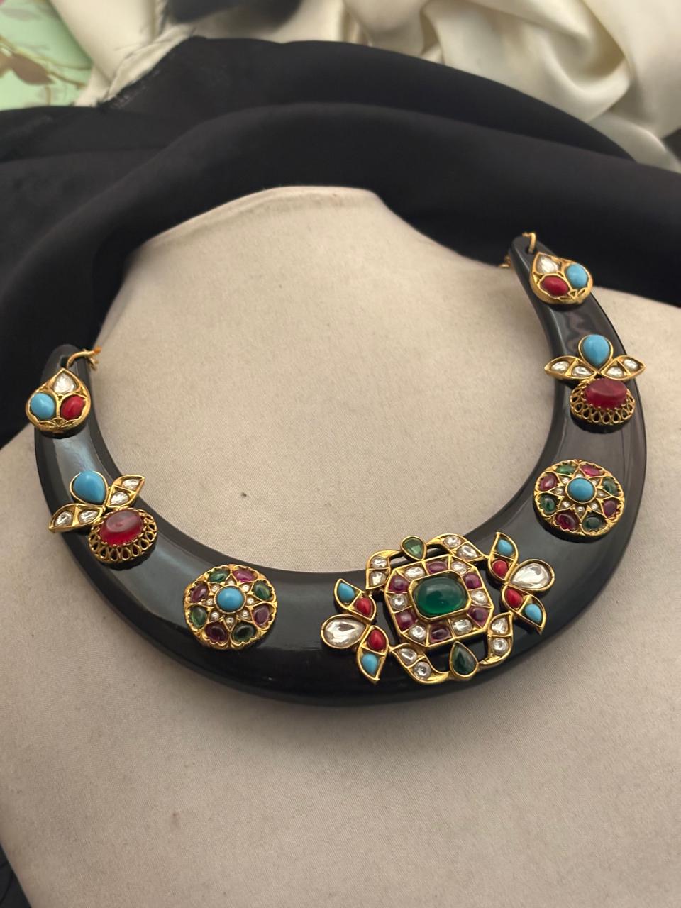 Acrylic necklace with jadau pieces
