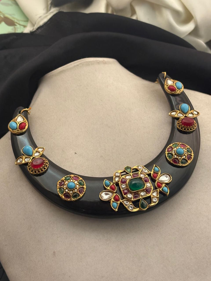 Acrylic necklace with jadau pieces