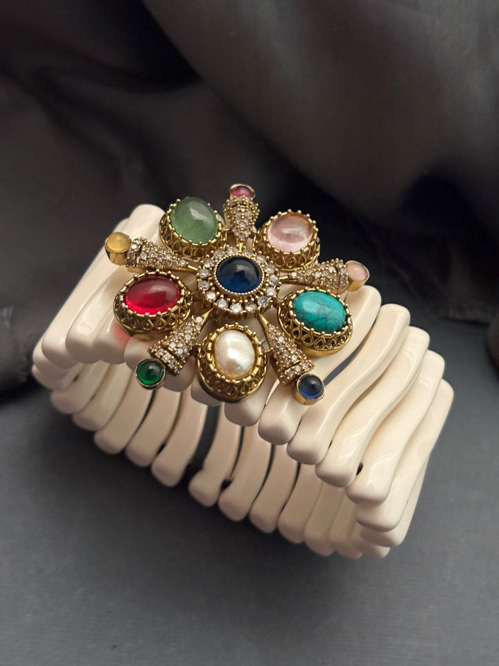 White Elastic Resin Cuff